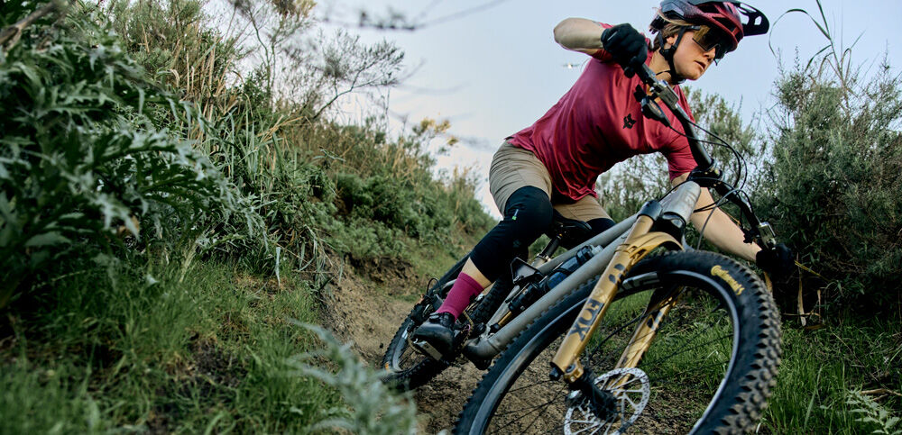 woman in flexair mtb kit