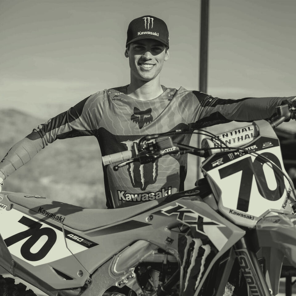 Black and white portrait of Jorge Prado