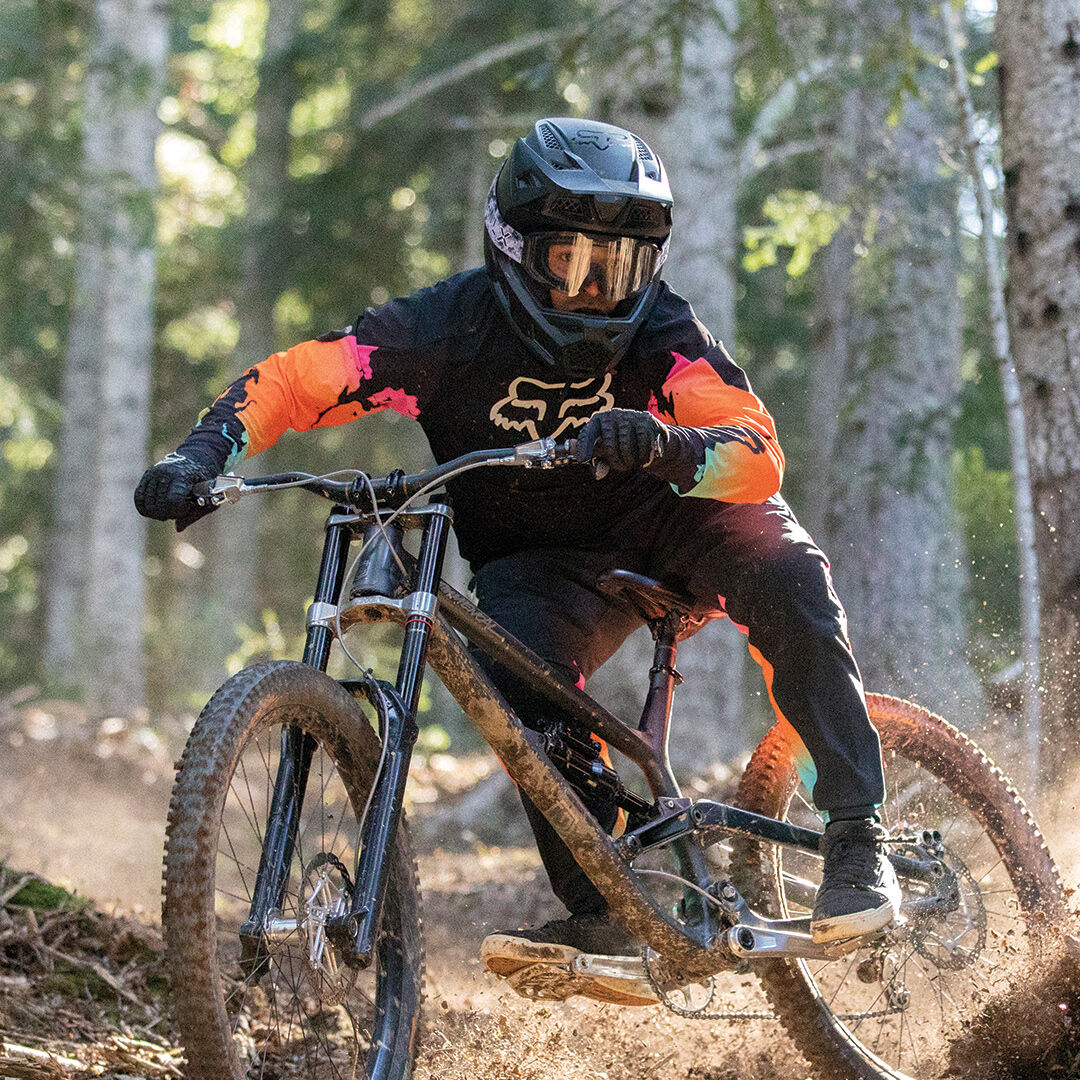 How to Choose Mountain Bike Gloves | Fox Racing